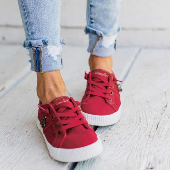 Blowfish Malibu Women's Fruit Lace Up Sneaker - Picture 1 of 11